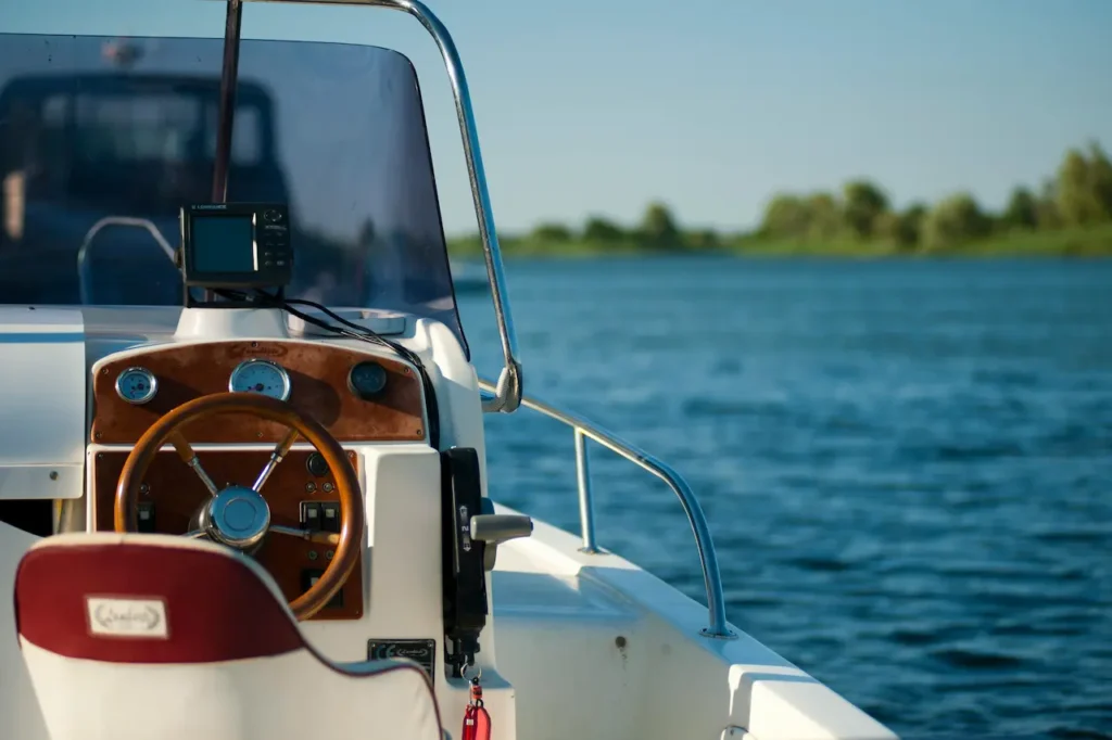 Speed boat